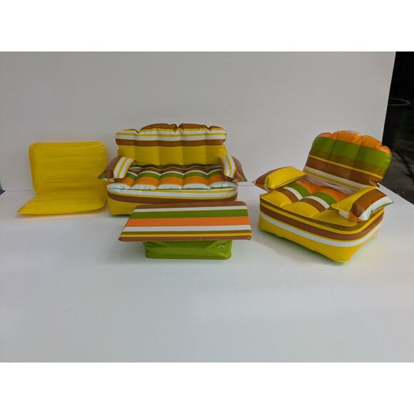 VTG 1960s Barbie Doll Lot w/ Case, Clothes, Blow-Up Furniture Accessories - Picture 8 of 11